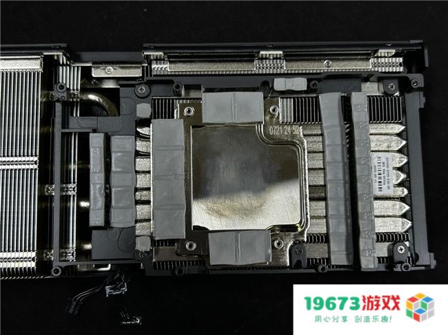 炫酷来袭，耕升 GeForce RTX 5070 Ti 炫光·超 OC带来超高性能