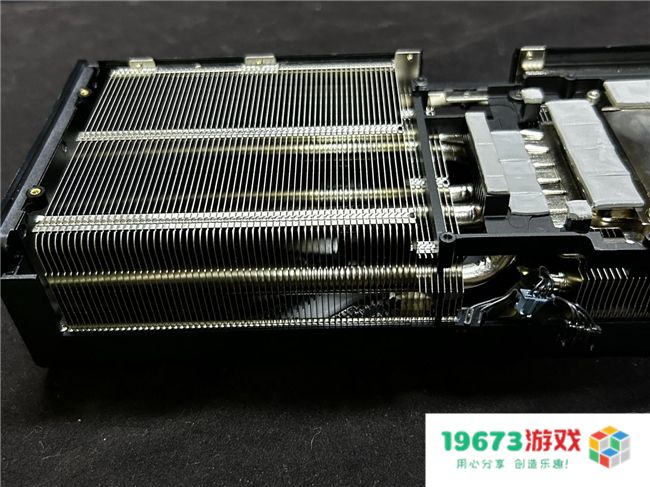 炫酷来袭，耕升 GeForce RTX 5070 Ti 炫光·超 OC带来超高性能