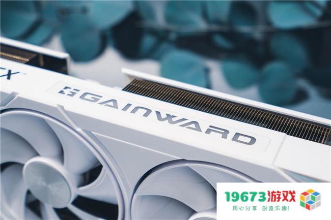 开启DLSS 4 步入4K游戏新门槛，耕升 GeForce RTX 5070 踏雪 OC 灵动来袭！