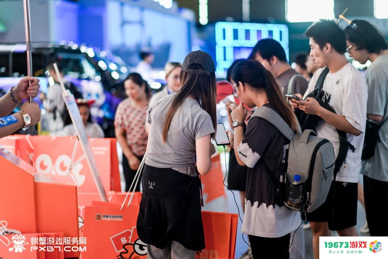 螃蟹账号反诈卷到CJ现场，一栗小莎子现身螃蟹游戏服务网展台