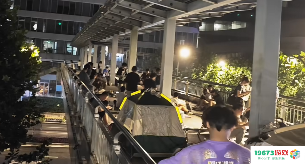 当众脱翔，直接上嘴，这届BW现场太抽象了