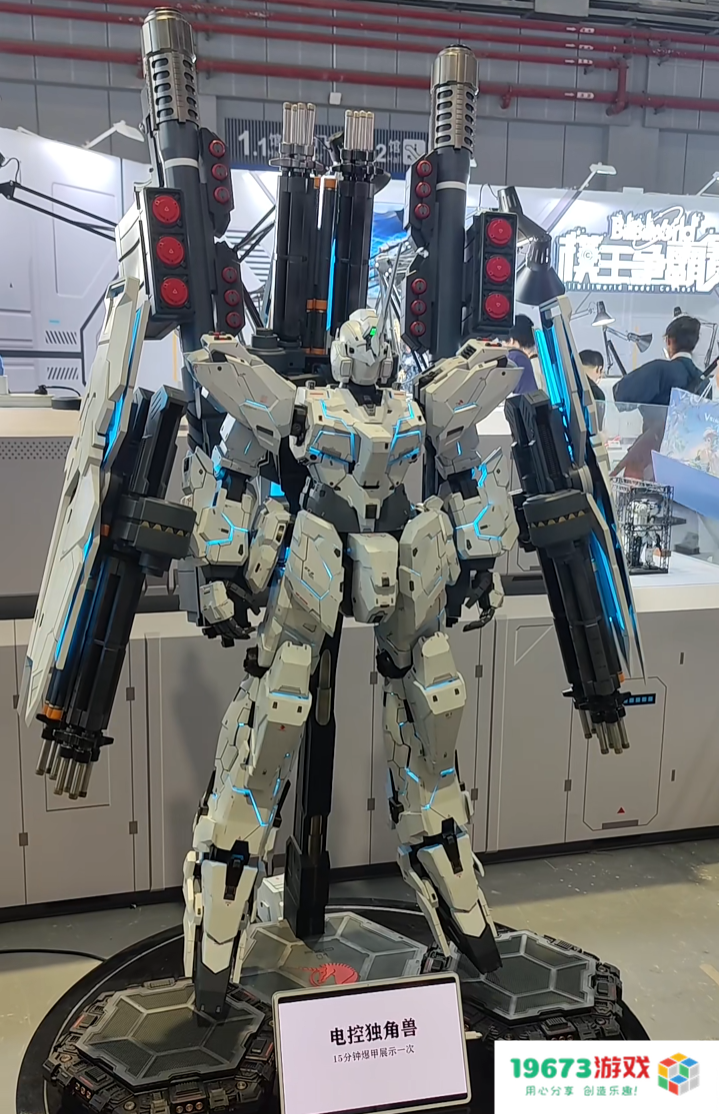当众脱翔，直接上嘴，这届BW现场太抽象了