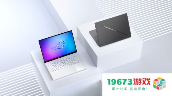图片包含 游戏机, 电脑, 键盘描述已自动生成