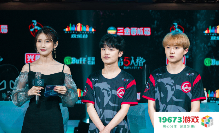 CC主播潇潇蝉联微博电竞价值榜榜首，第五人格官方主持魅力何在?