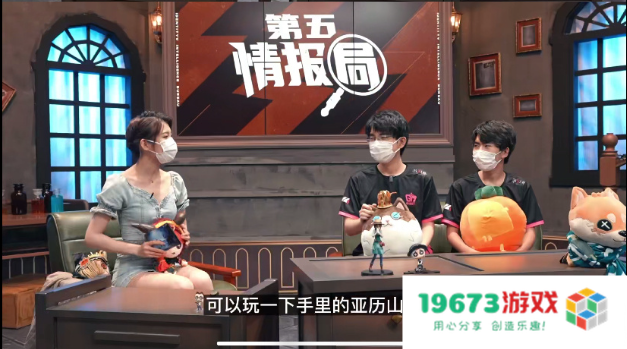 CC主播潇潇蝉联微博电竞价值榜榜首，第五人格官方主持魅力何在?