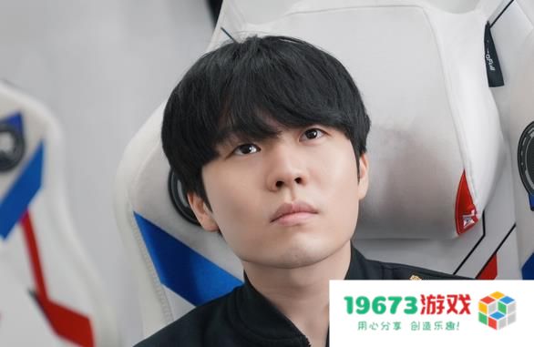 LOL首个“飞行”英雄诞生后，Rookie试玩直言：12年没见过这么强的