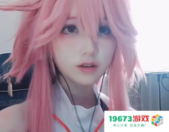 200W粉女网红退网后要回归？曾被指只会擦边，长太漂亮真没错