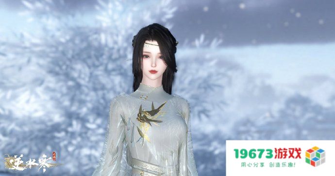 逆水寒手游八月战令时装什么样：华丽与优雅的完美结合，尽显侠者风范