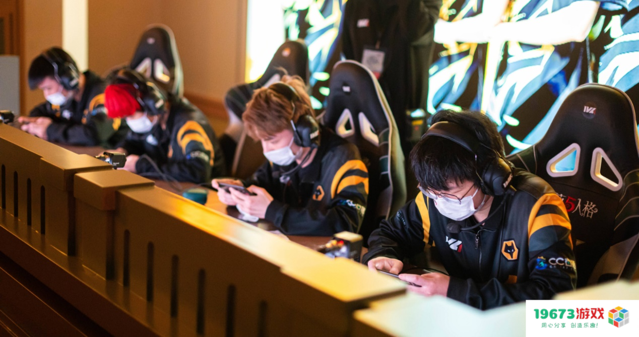 绕晕顶级破轮！第五人格最强求生四人组，昂首阔步挺入决赛