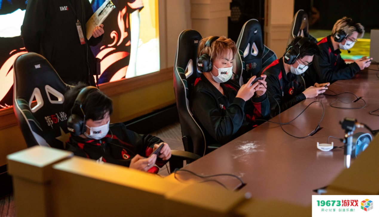 第五人格生死战上来就玩绝活？远程雕像直接击倒，自信即巅峰！